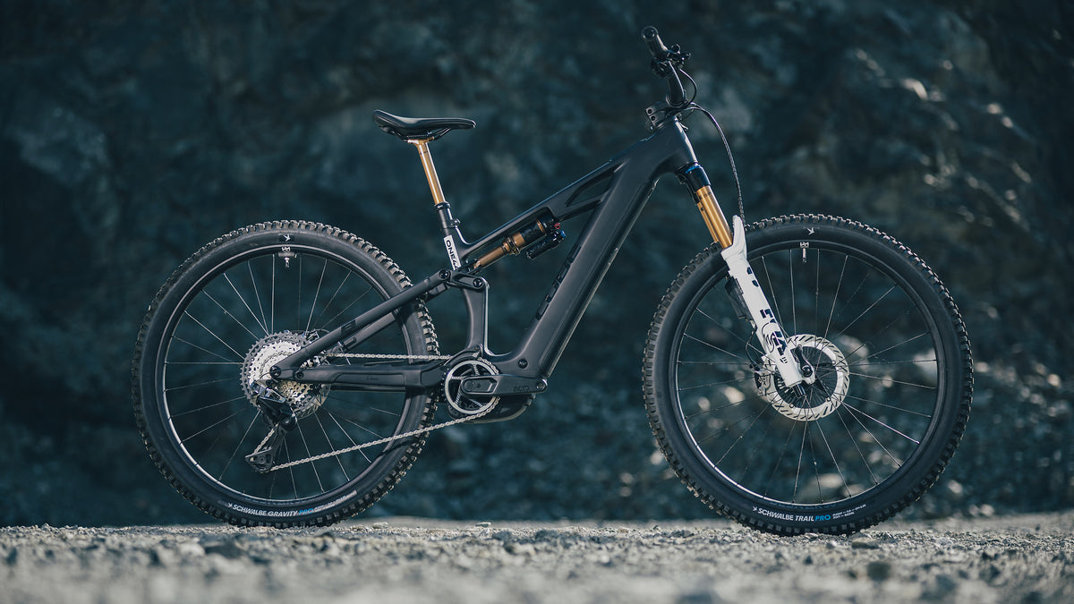 Cube Stereo Hybrid ONE44 HPC AT 800 carbon´n´white