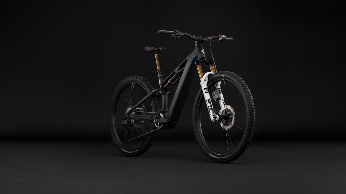 Cube Stereo Hybrid ONE44 HPC AT 800 carbon´n´white