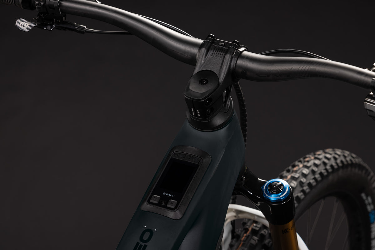 Cube Stereo Hybrid ONE44 HPC AT 800 carbon´n´white